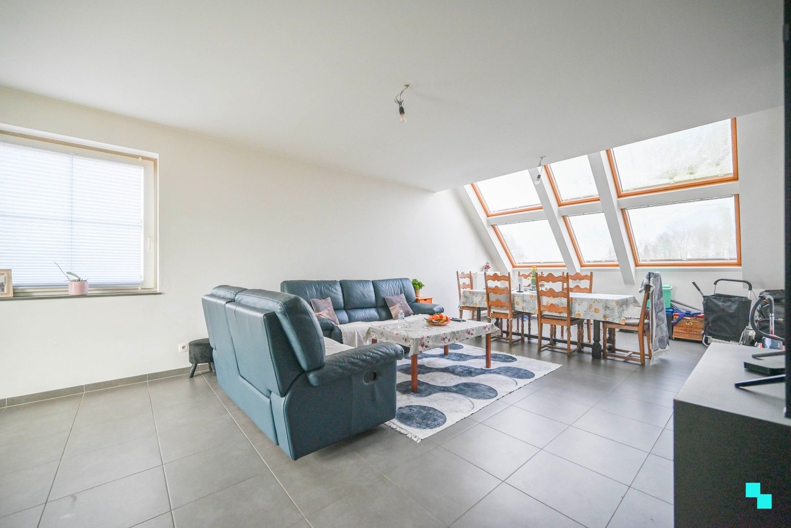 Duplexappartement nabij centrum Oostrozebeke foto 2