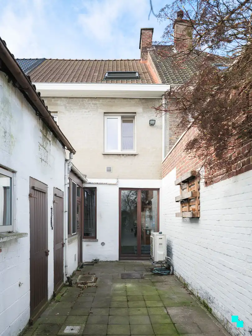 Charmante op te frissen woning met drie kamers en zonnige tuin foto 27