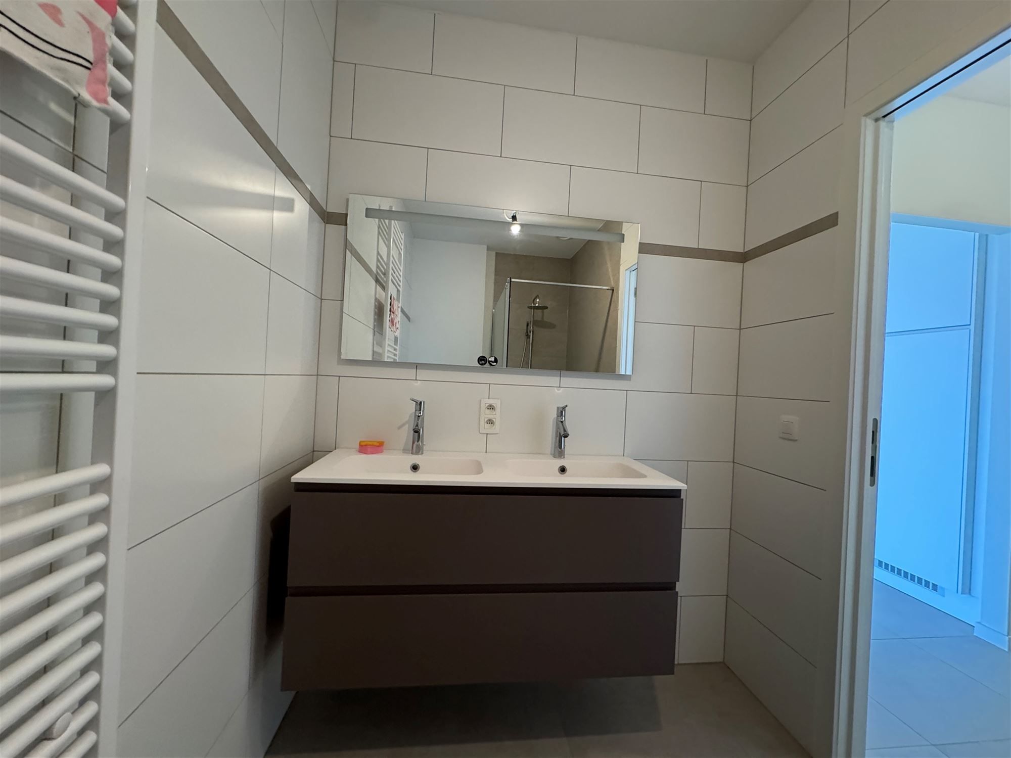 NIEUWBOUW APPARTEMENT (66M²) MET 1 SLAAPKAMER EN RUIM TERRAS TE BERINGEN CENTRUM  foto 9