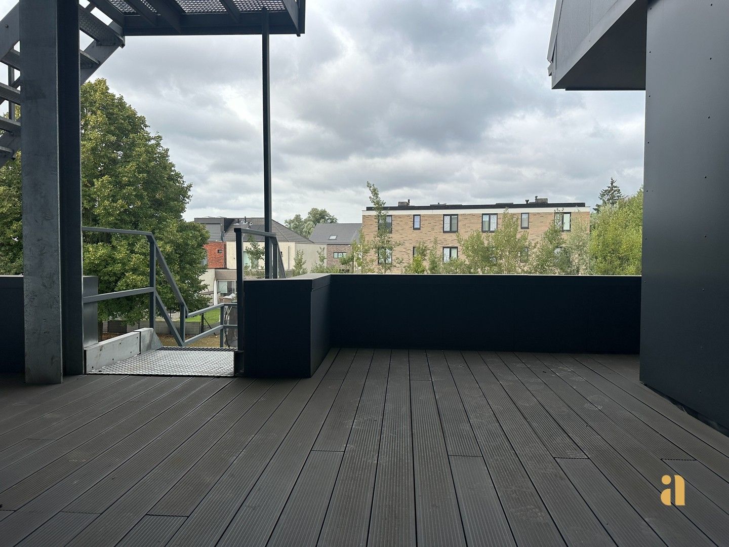 Creëer uw eigen thuis in dit lichtrijke casco appartement foto 16