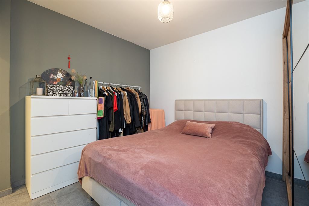 Gelijkvloers appartement met groene tuin foto 11