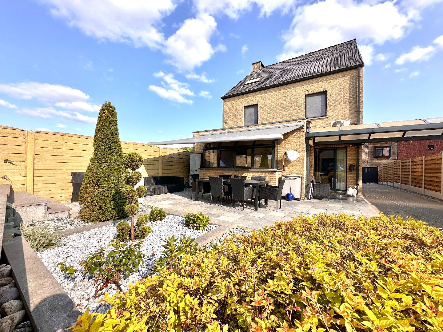 Zeer ruime, moderne gezinswoning op toplocatie in Tongeren foto 17