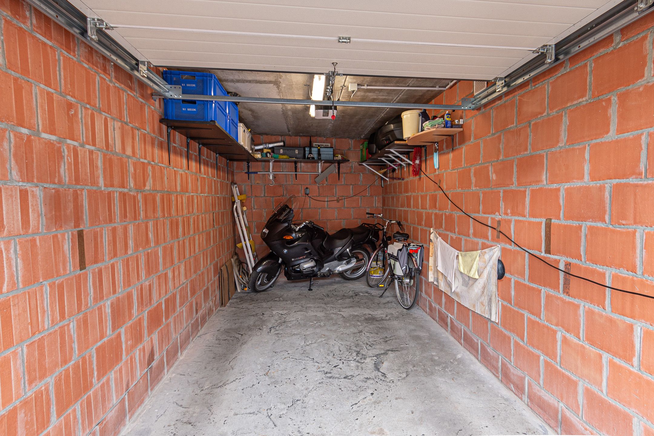 Instapklaar 1-slaapkamerappartement met garage foto 21
