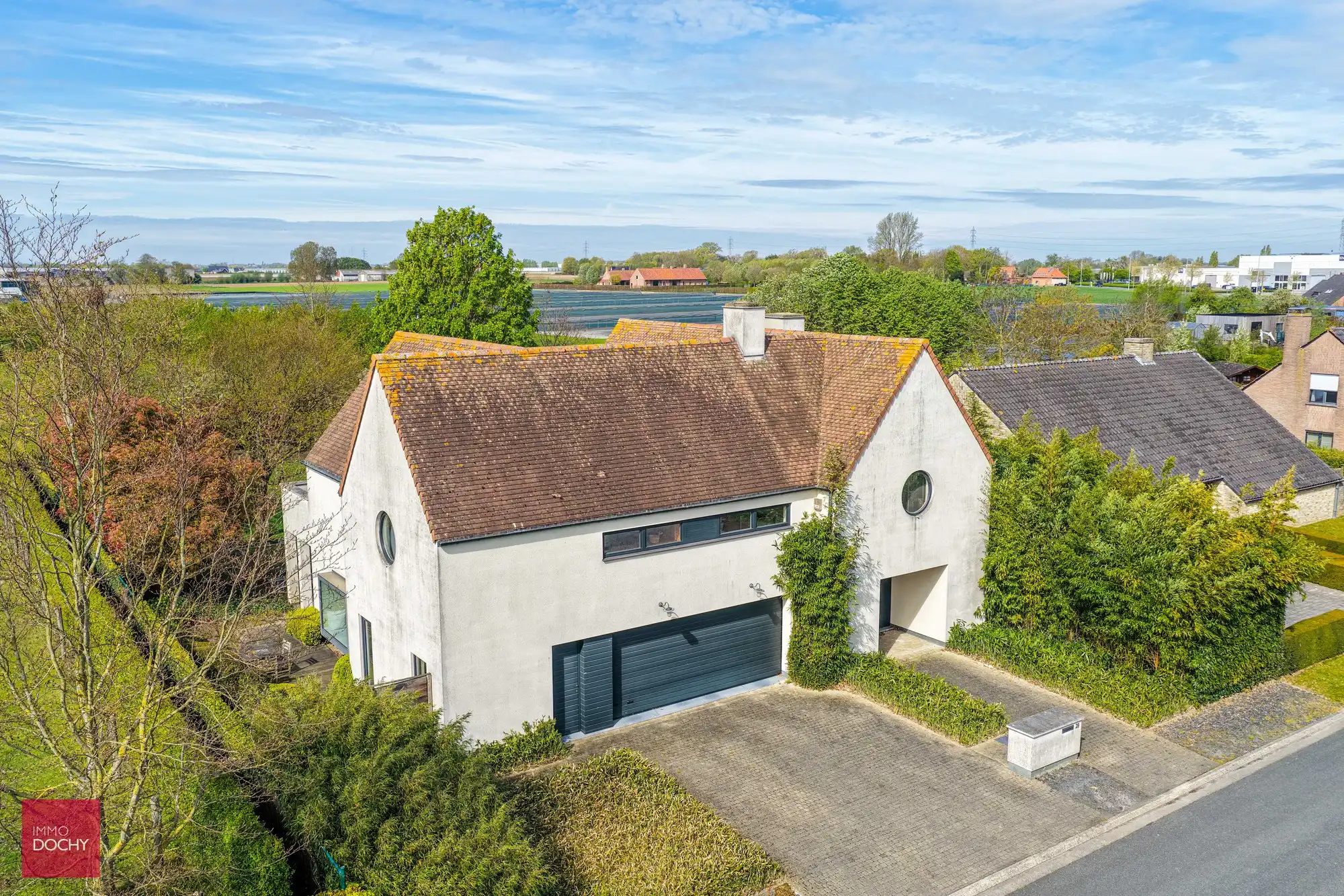 Rustig gelegen vernieuwde villa foto 2