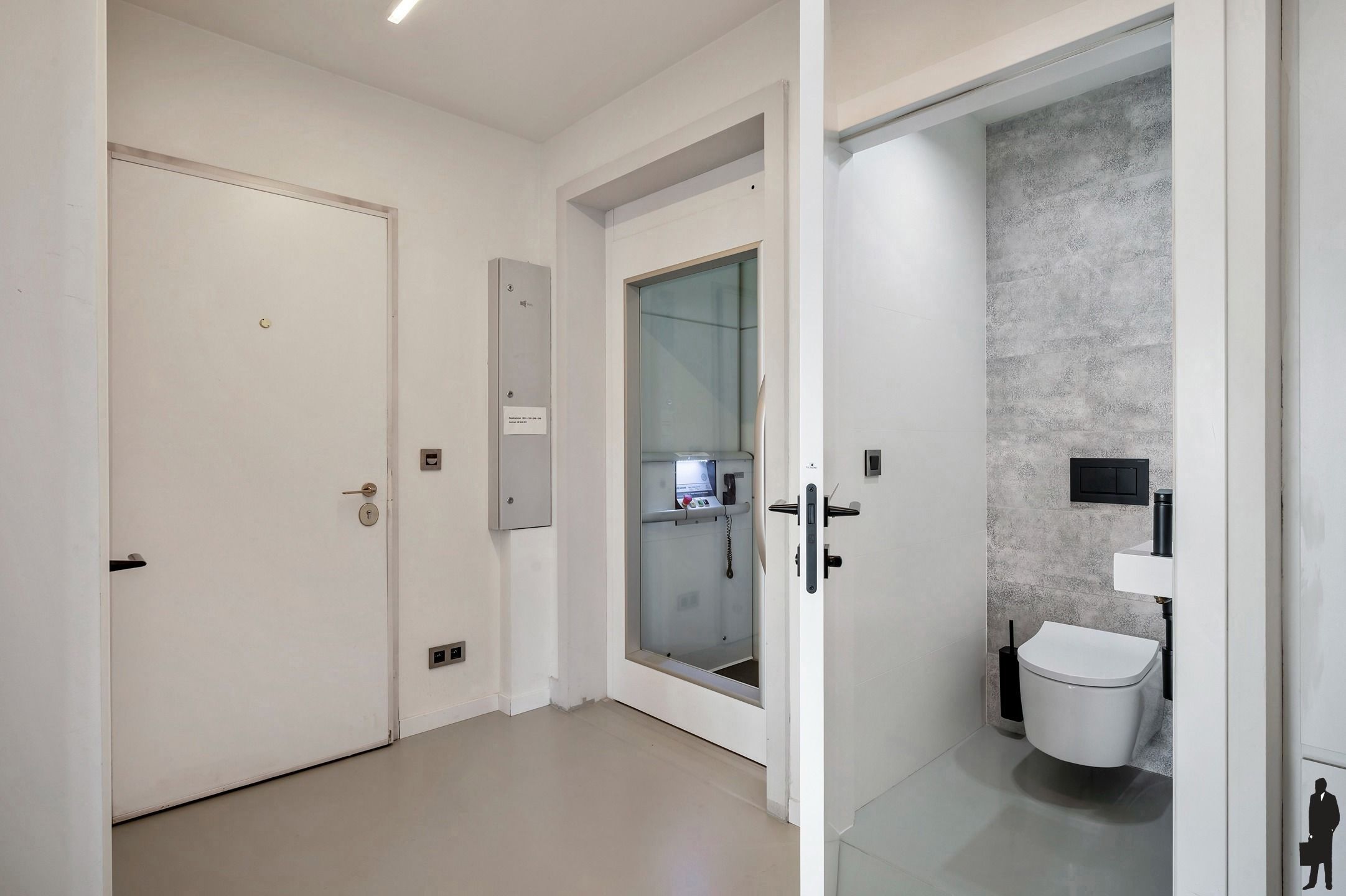 Luxueus afgewerkte penthouse met privé-lift op toplocatie. foto 11