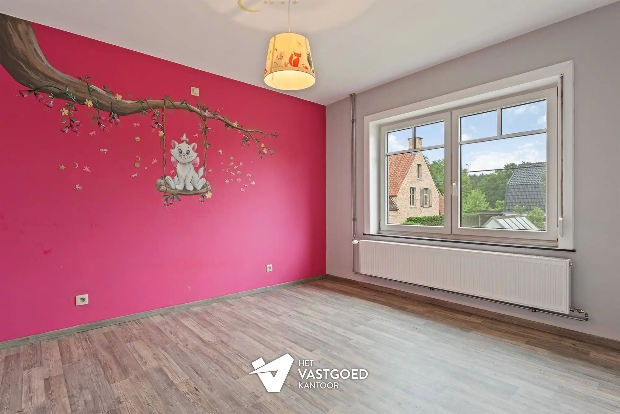 VOLLEDIG GERENOVEERDE WONING OP IDEALE LIGGING foto 16