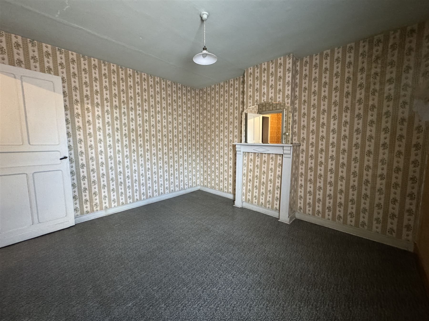 Centraal gelegen woning op 650m²  met loods foto 6