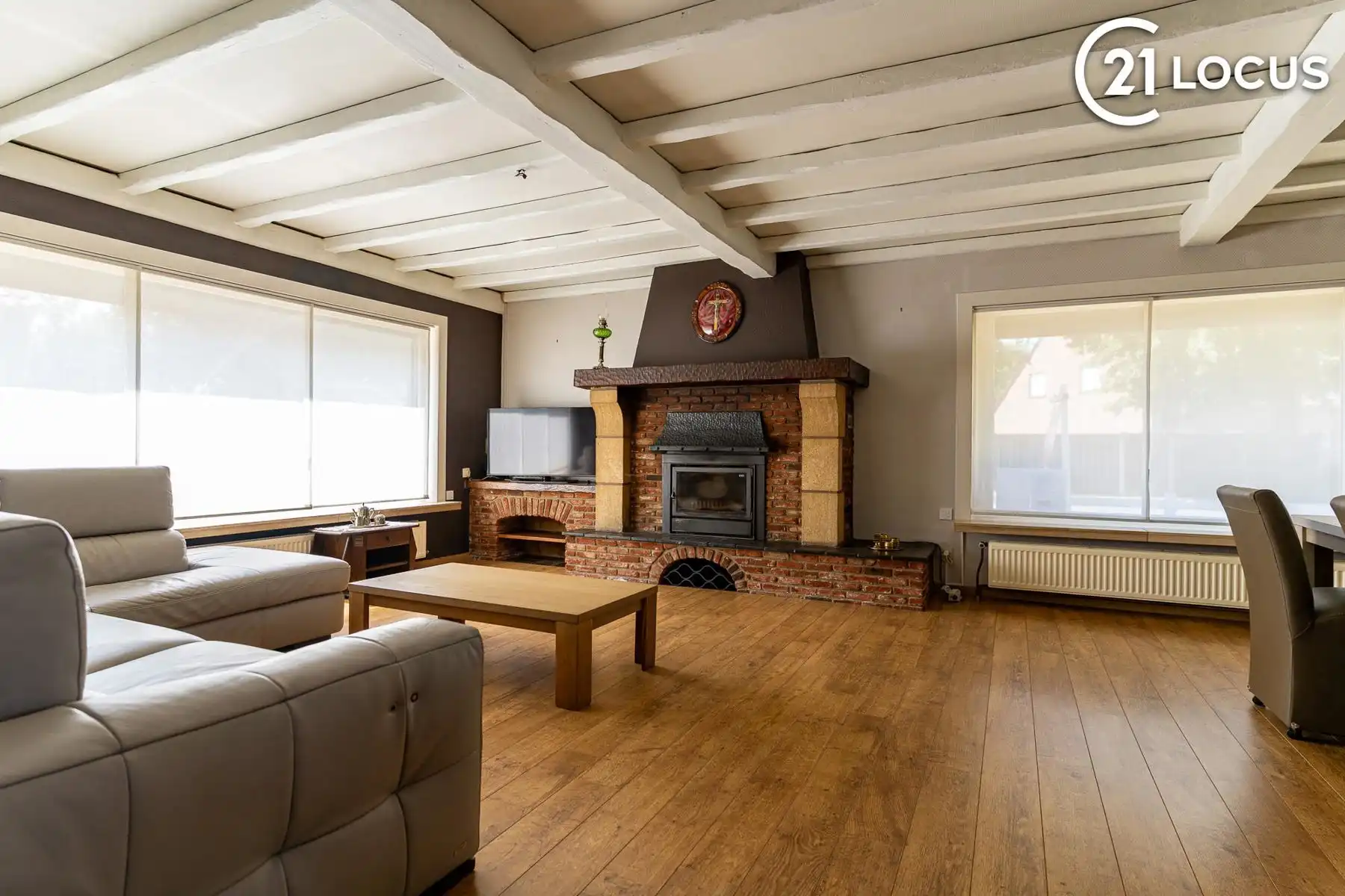 Verrassend ruime bungalow met 133 m² bergzolder foto 4