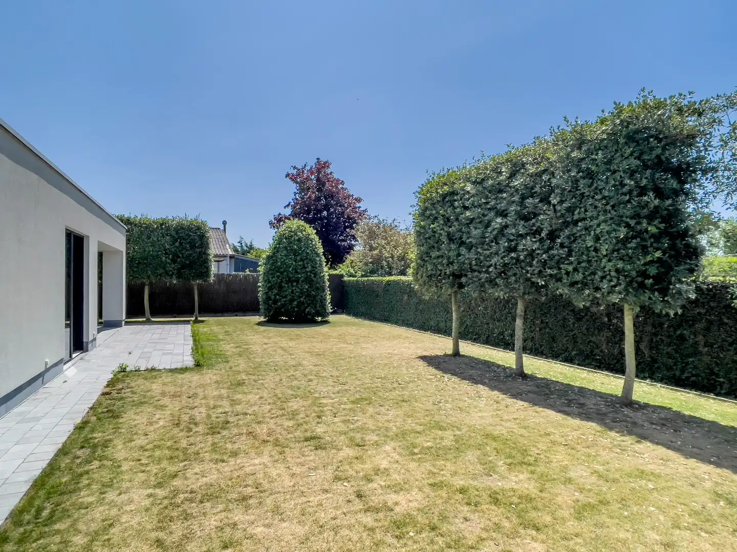 Hedendaagse villa (°2017) gelegen vlakbij het centrum van Knokke. foto 13