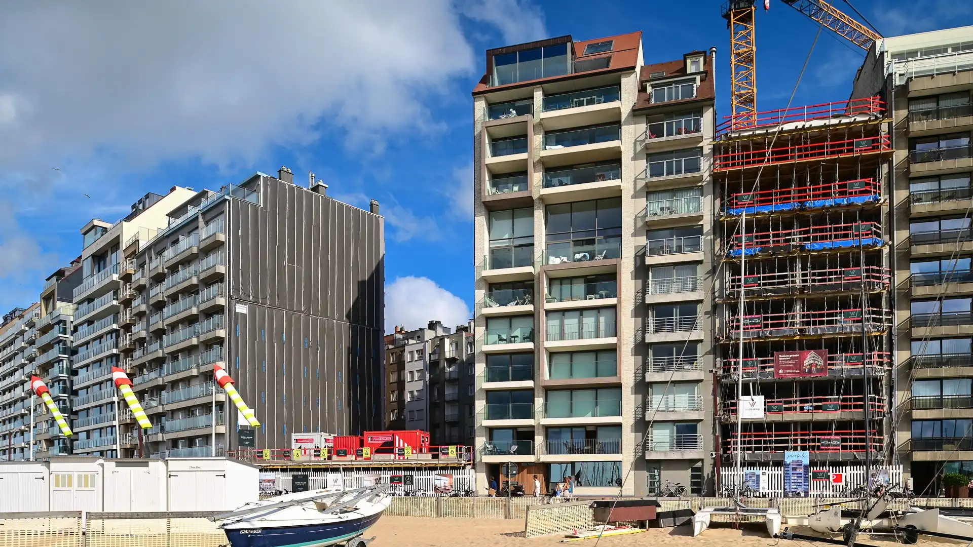 Instapklaar 2 slaapkamerappartement met frontaal zeezicht. foto 11