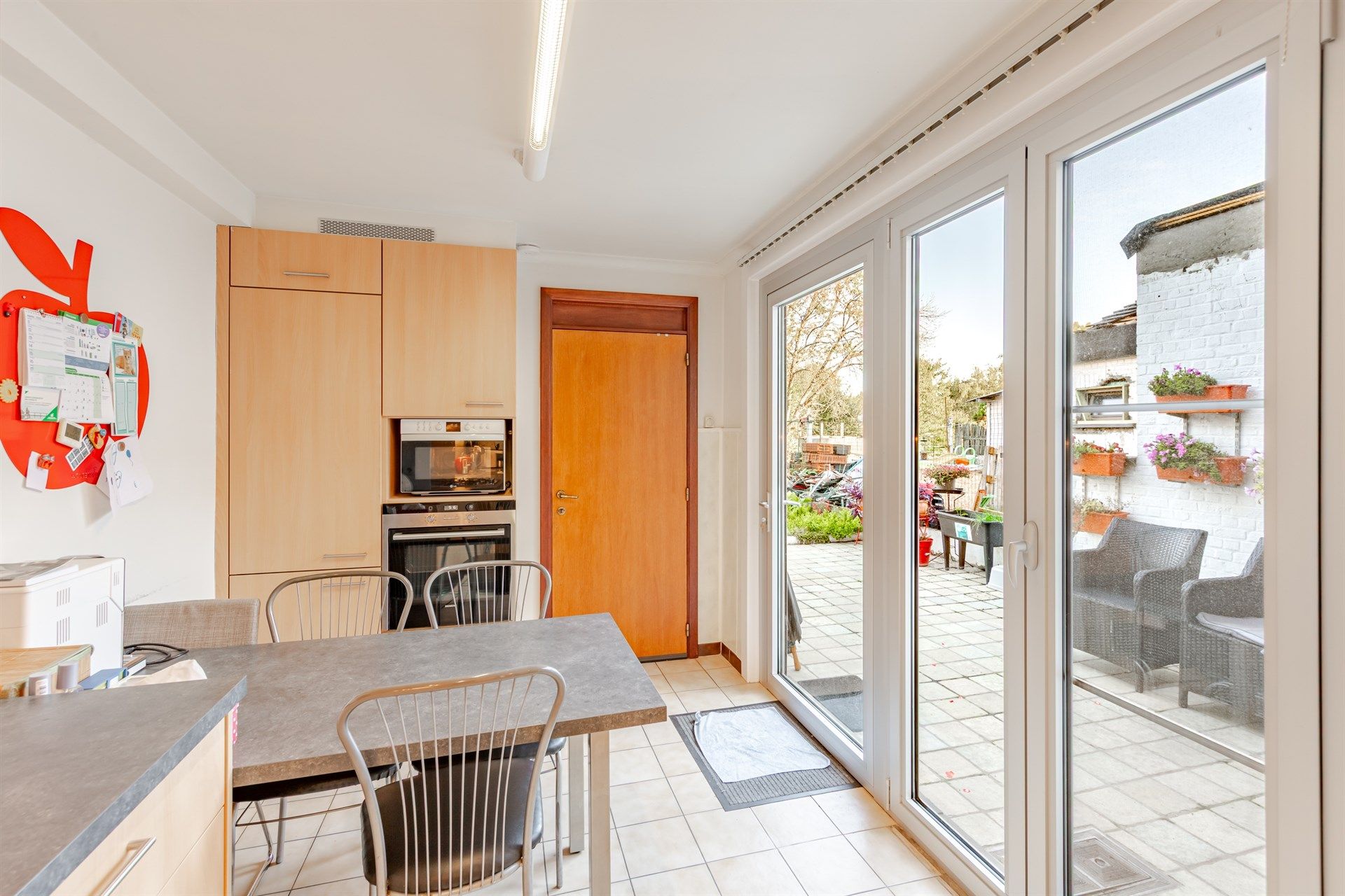 Ruime gezinswoning met vier slaapkamers te Denderleeuw foto 11