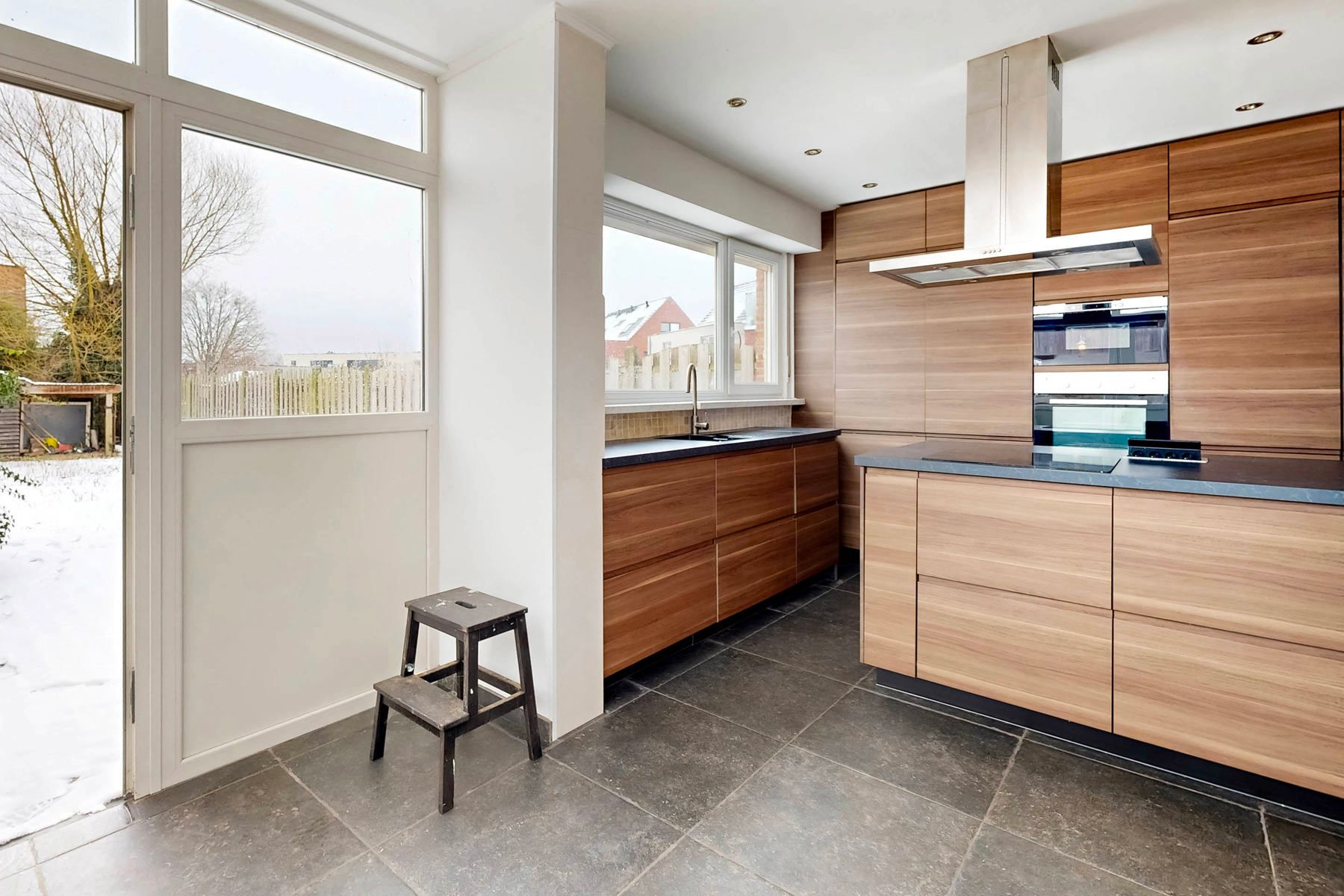 Halfopen bebouwing met 3 slaapkamers, garage en tuin foto 7