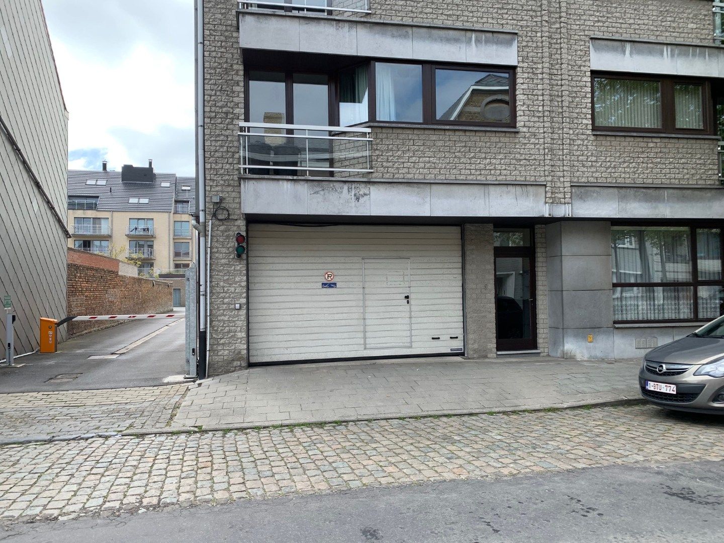 Garagebox te huur gelegen aan de Kroonlaan  foto 5