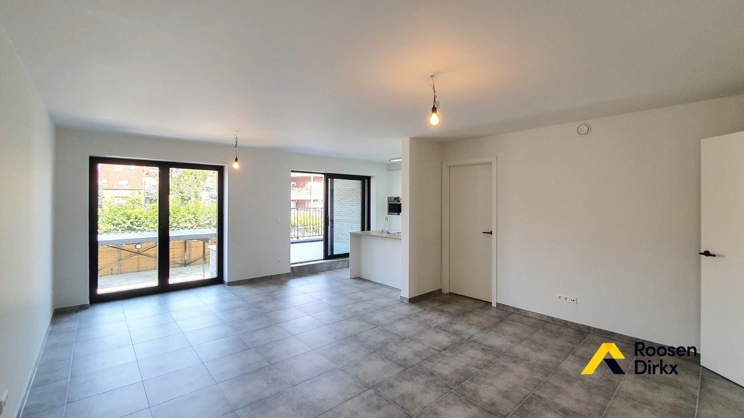 PRACHTIG APPARTMENT MET 2 SLK EN TERRAS HARTJE BREE! foto 6