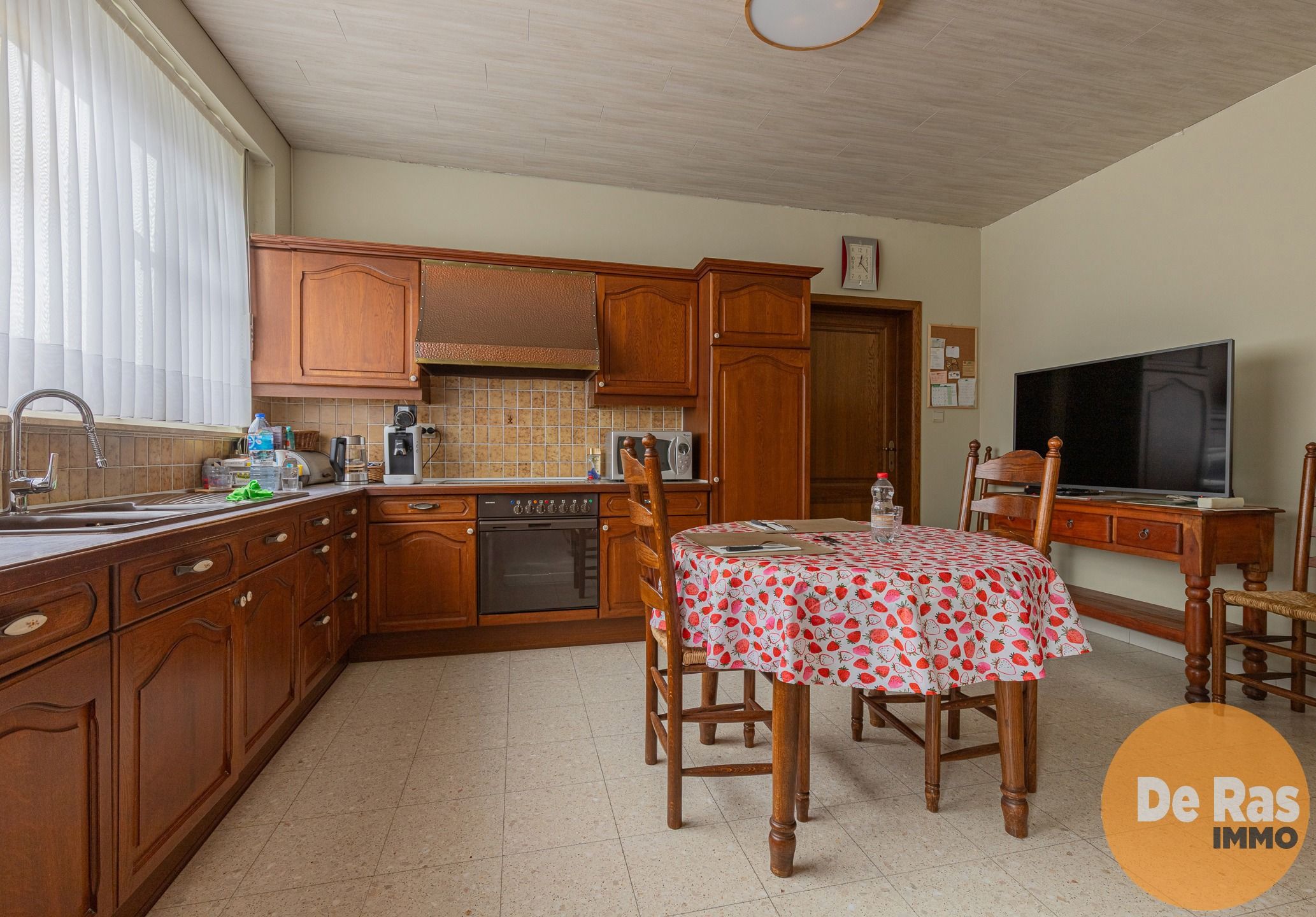 HILLEGEM - Mooie bungalow in rustige woonwijk op toplocatie foto 6