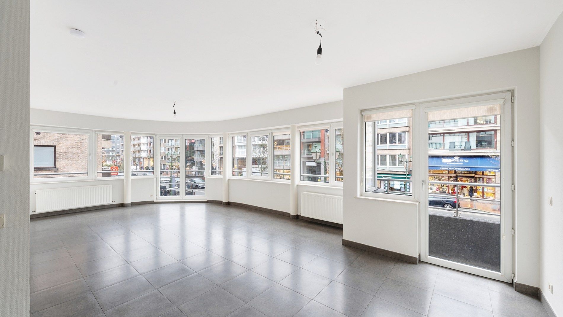 Hoekappartement met 2 slaapkamers in de Lippenslaan foto 3