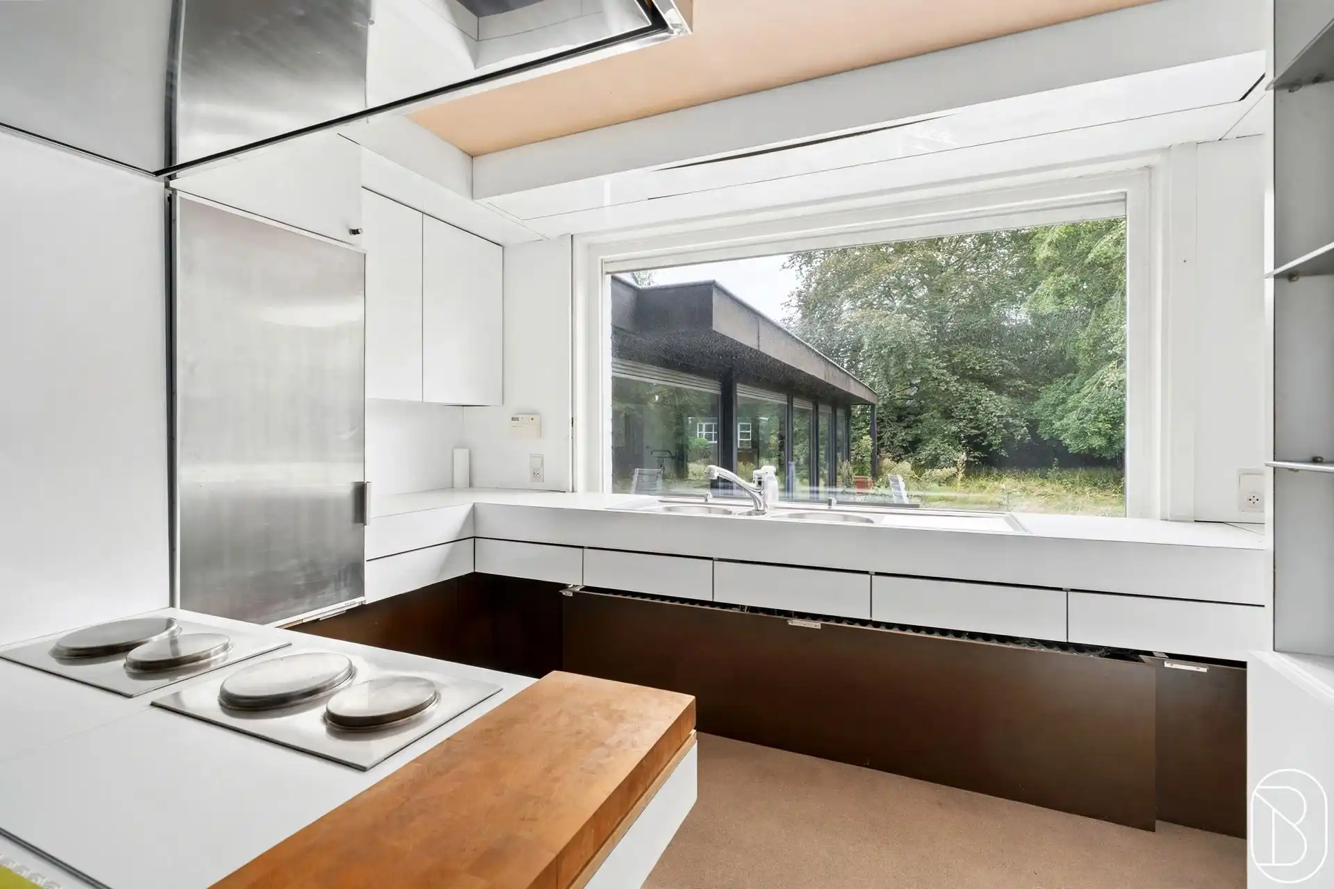 Te renoveren/af te breken villa met vergunning voor 8 app. foto 11