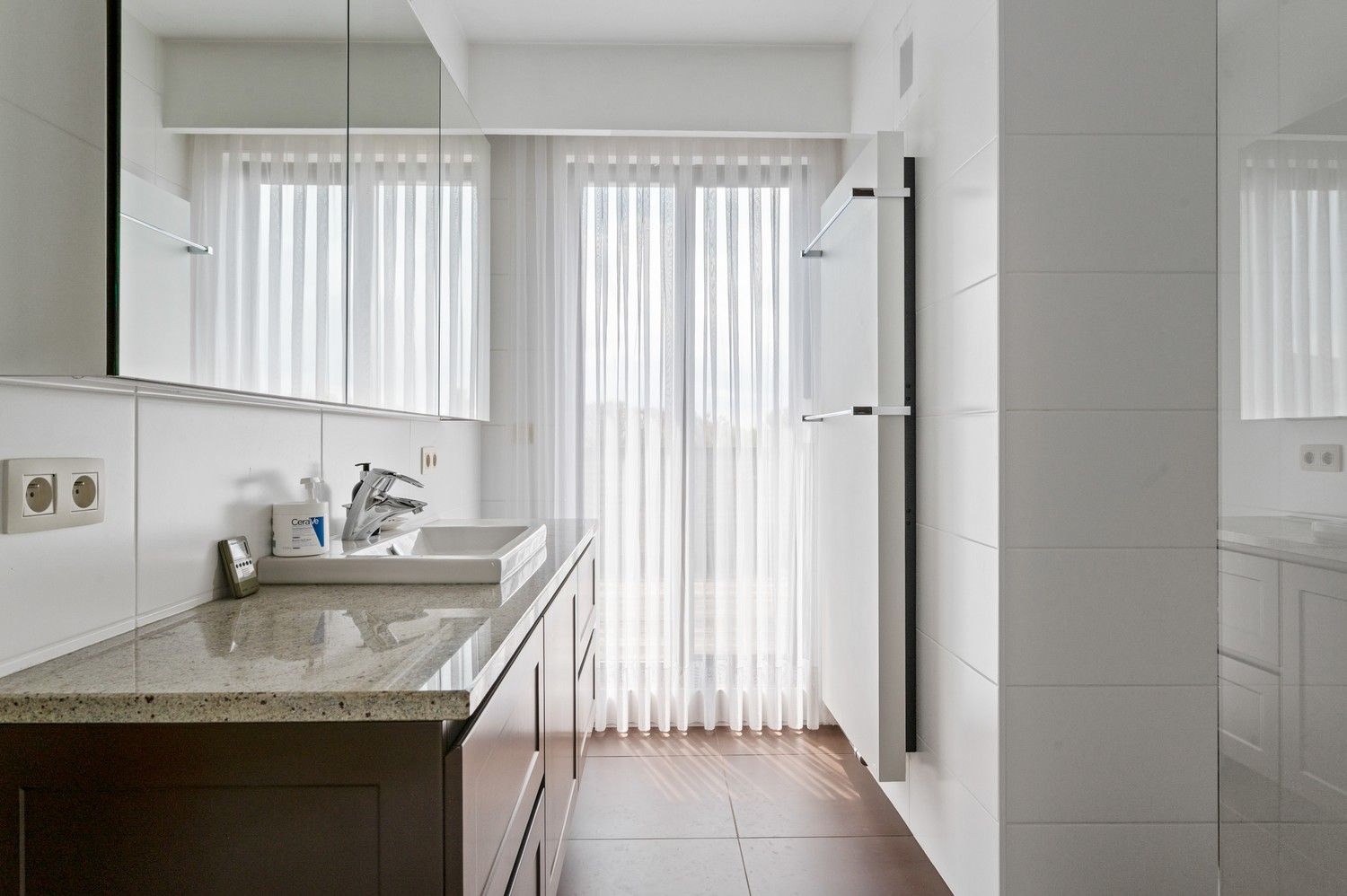 Prachtig verzorgd penthouse met 3 slaapkamers en 360° terras te Lier foto 10