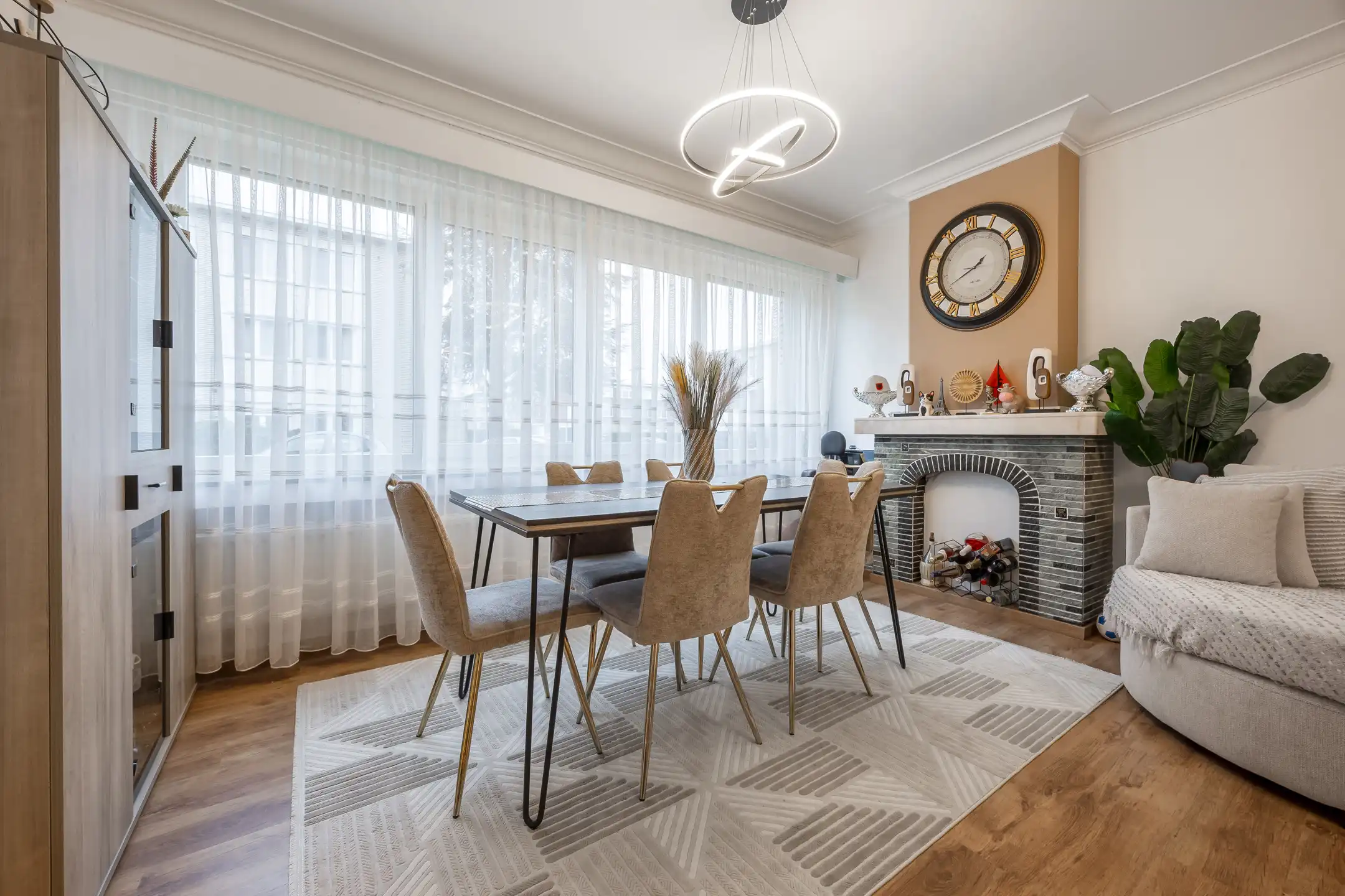 Zeer mooi gelijkvloers appartement met 2 slpk, tuin en grote garage foto 4