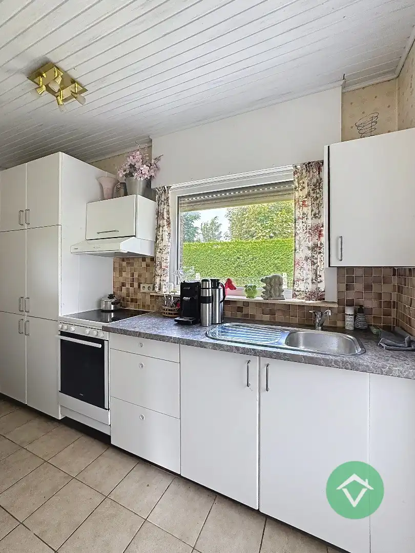 Woning met tal van mogelijkheden op ruim perceel (562m²) te Aartrijke foto 6