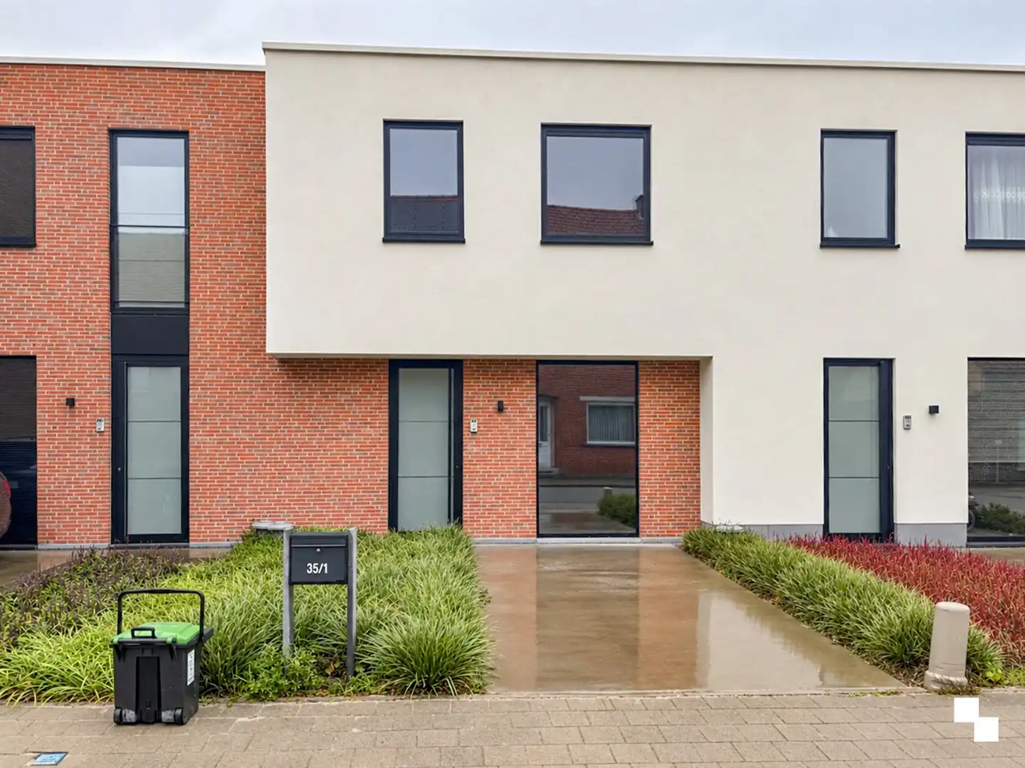 Energiezuinige nieuwbouwwoning met garage te Kachtem foto {{pictureIndex}}