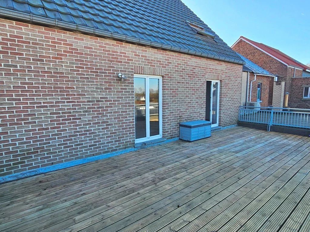 Ruim apaprtement met 3 slaapkamers en groot terras. foto 15