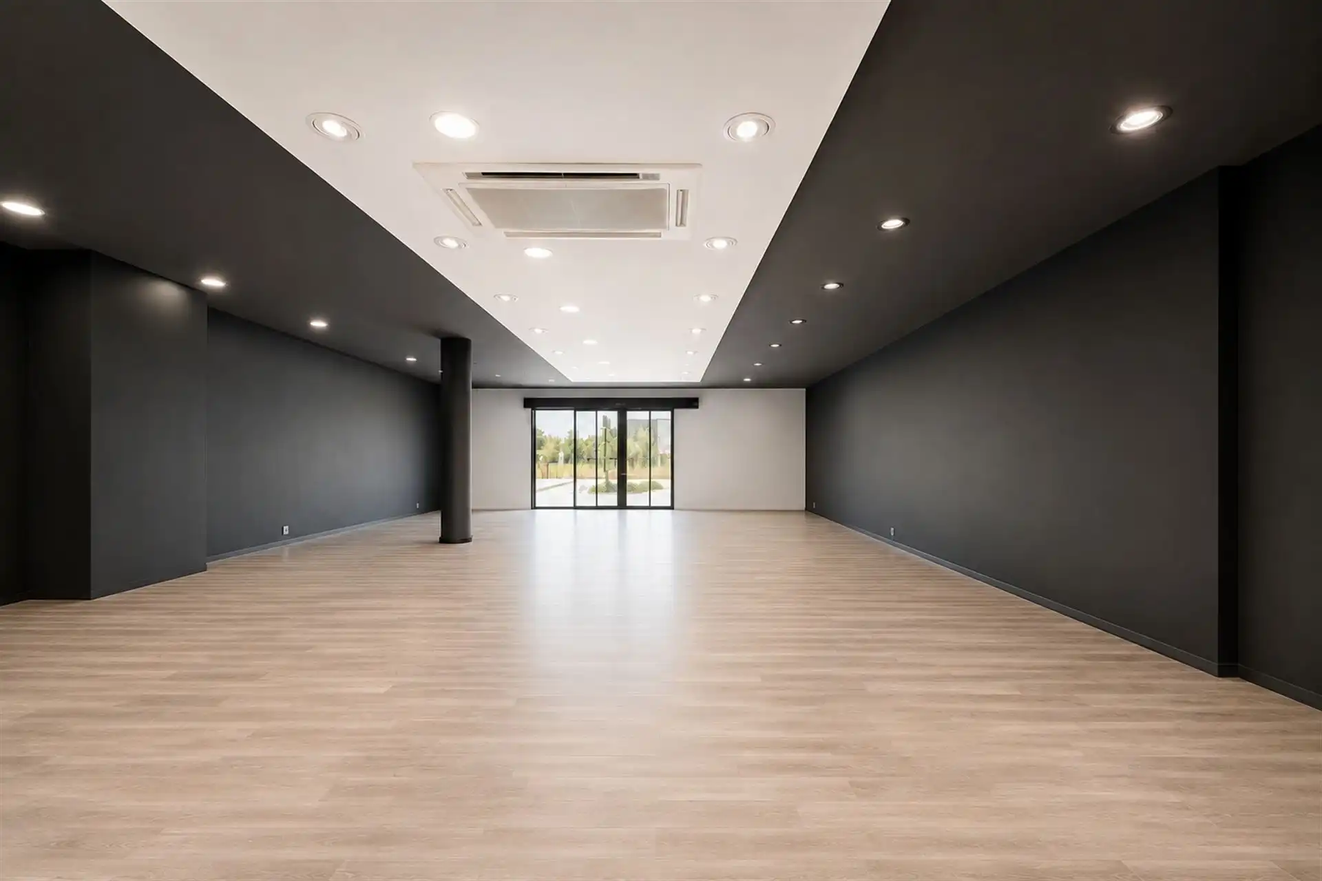 Veelzijdig handelspand met atelier op commerciële toplocatie foto 6