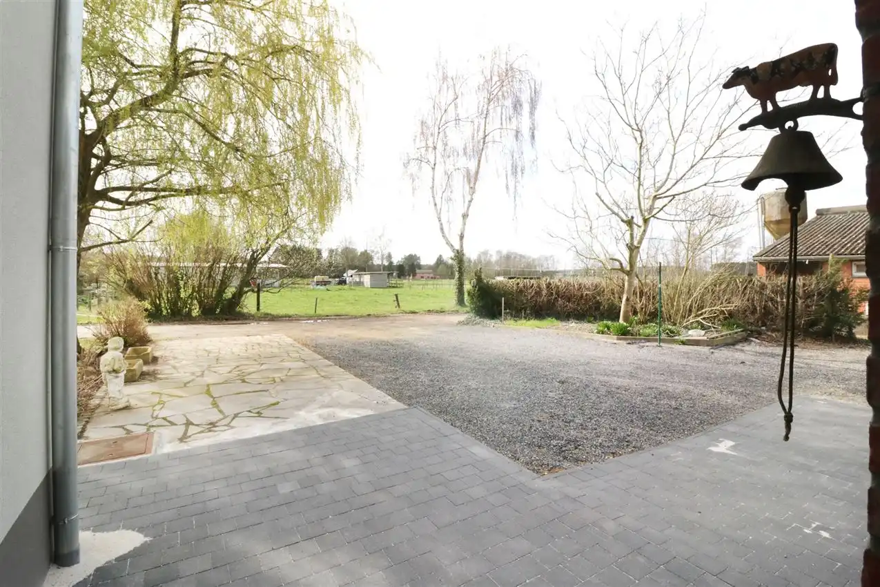 Gerenoveerde woning met 4 slpk, tuin, garage foto 2