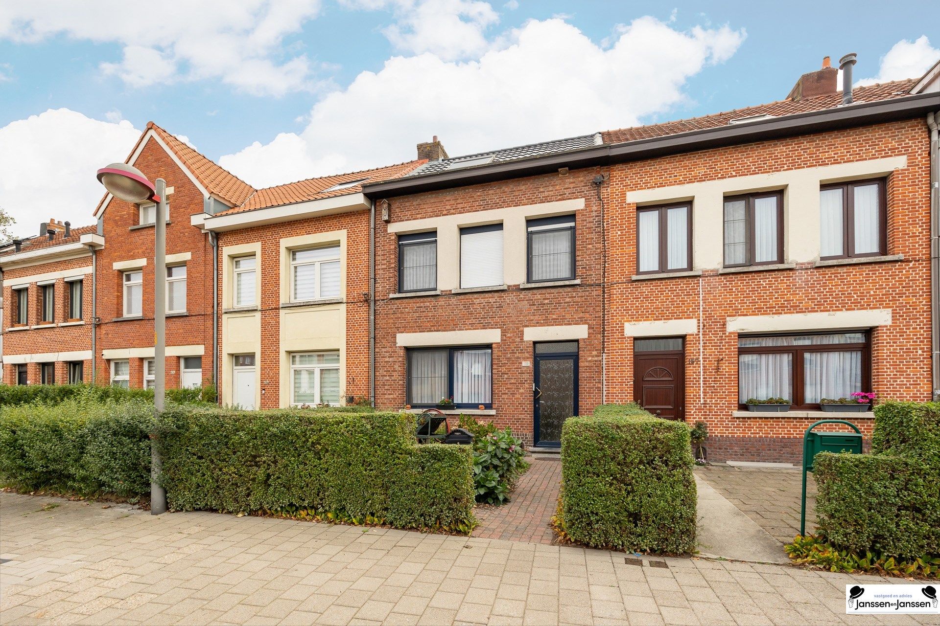 Charmante woning met 3 slaapkamers en gezellige tuin op toplocatie te Merksem foto 22
