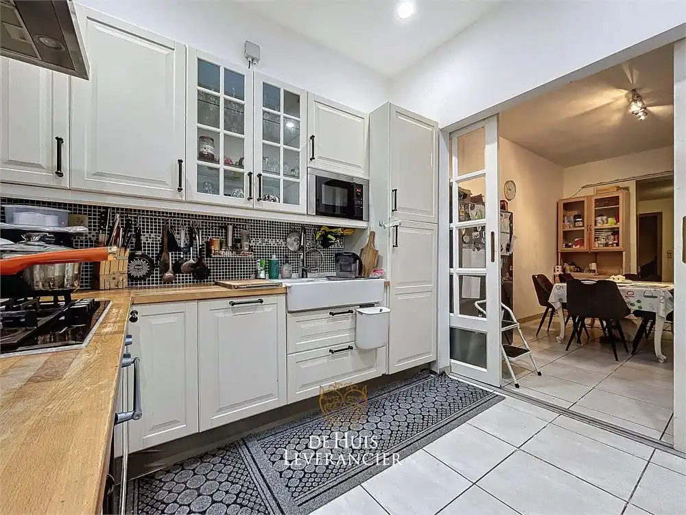 RUIME woning te koop (8 slpks, 2 badk) die ook perfect als tweewoonst kan dienen foto 5