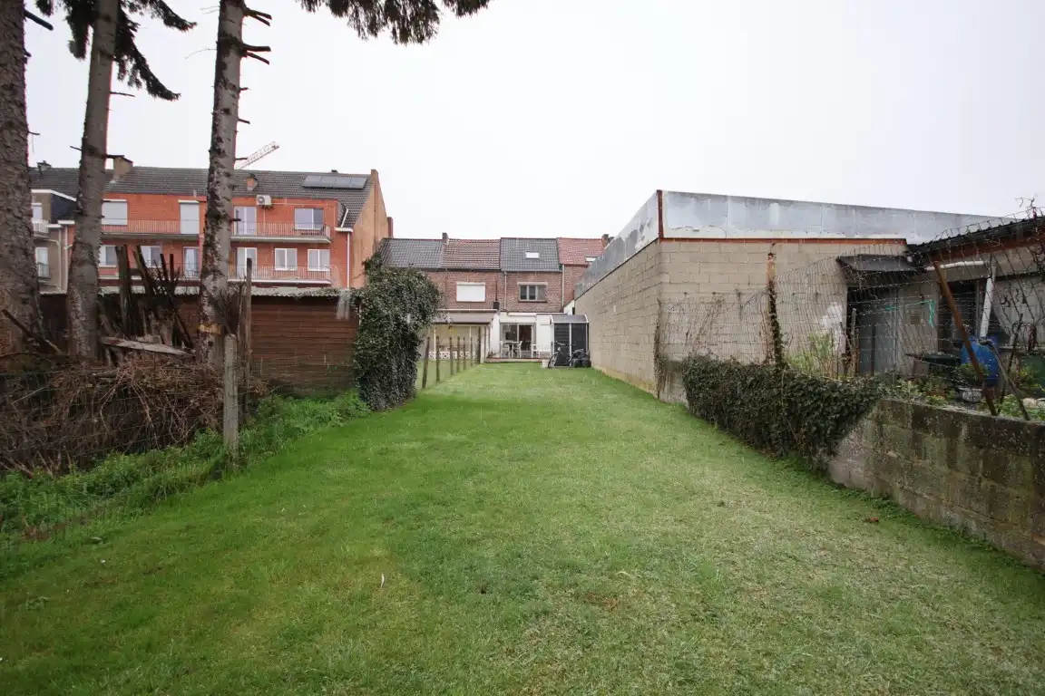 Zeer gunstig gelegen rijwoning met ruime tuin dichtbij het centrum van Sint-Truiden foto 24