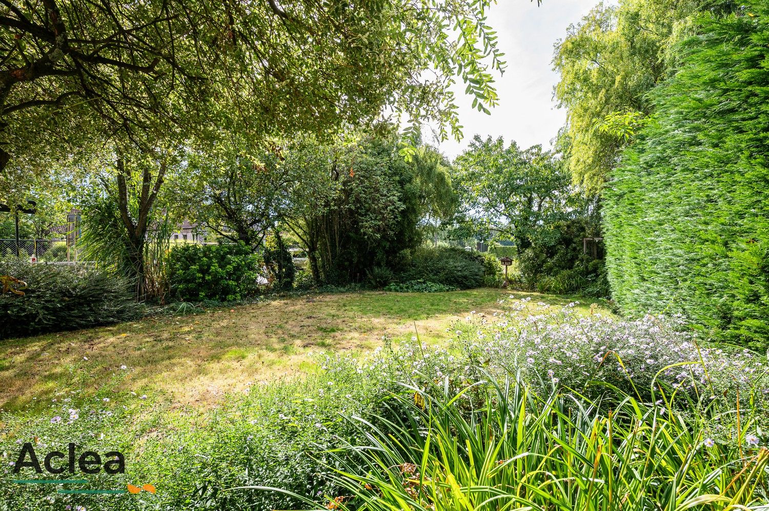 Ruime halfopen bebouwing met 5 slpks op strategische locatie in Zomergem foto 5