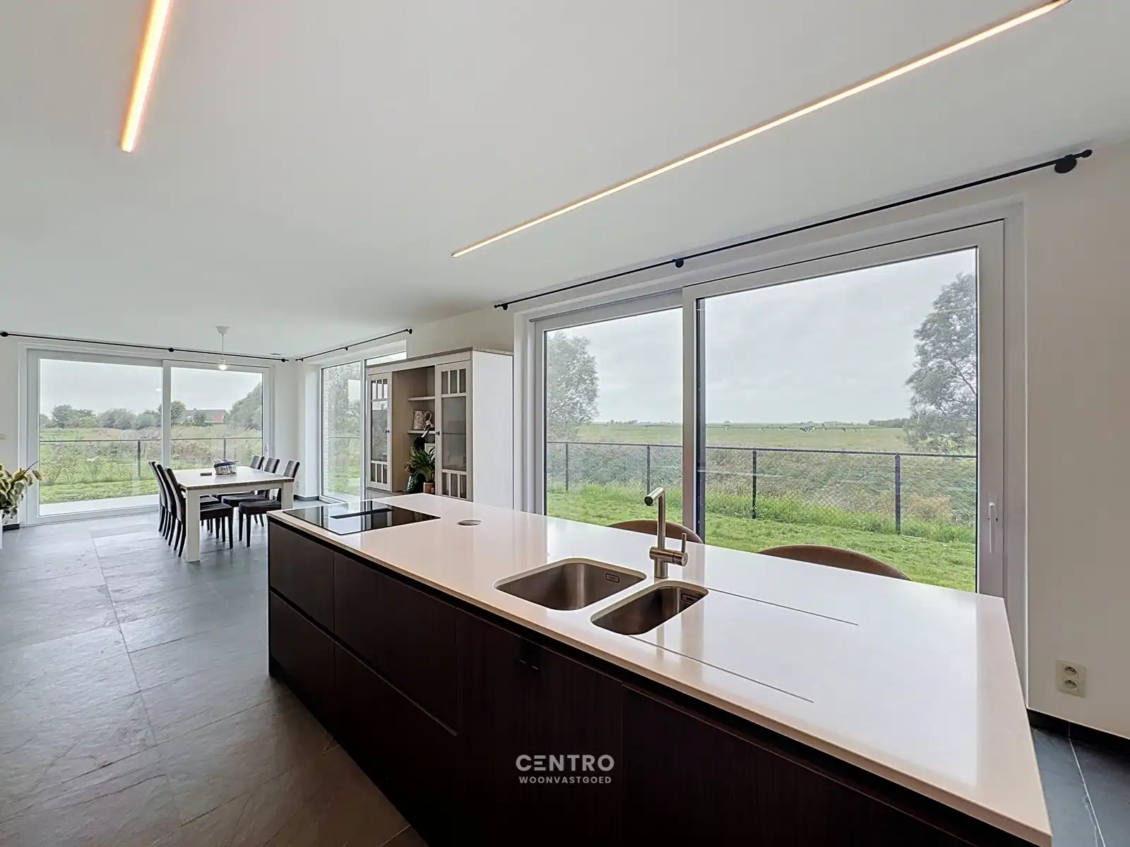 Nieuwbouwwoning met 4 slpks, 2 badks en een FANTASTISCH Polderzicht! foto 8