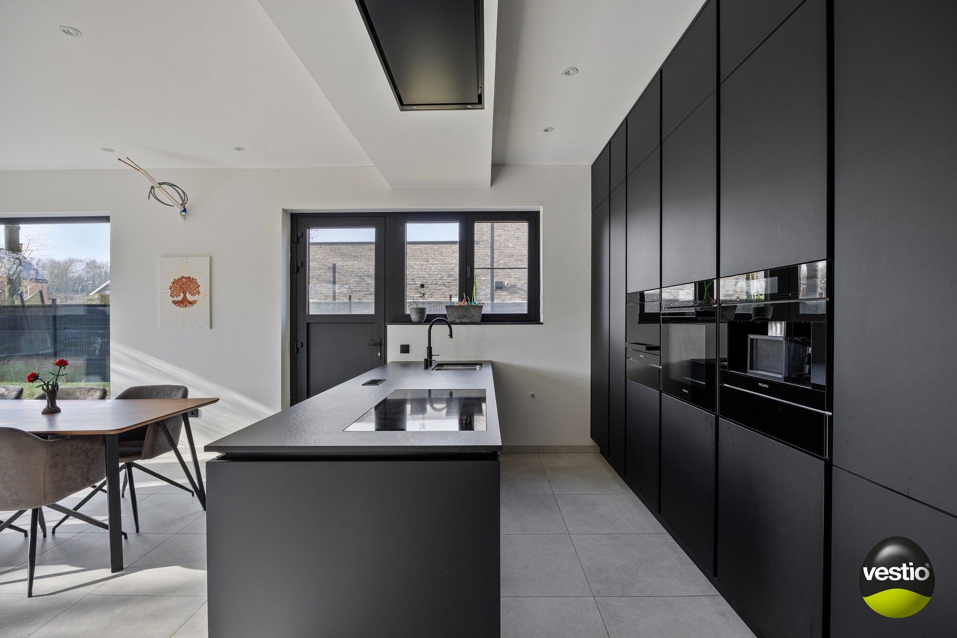 Prachtige, vrijstaande BEN-woning met 3 slaapkamers en 2 badkamers op toplocatie te Genk foto 6