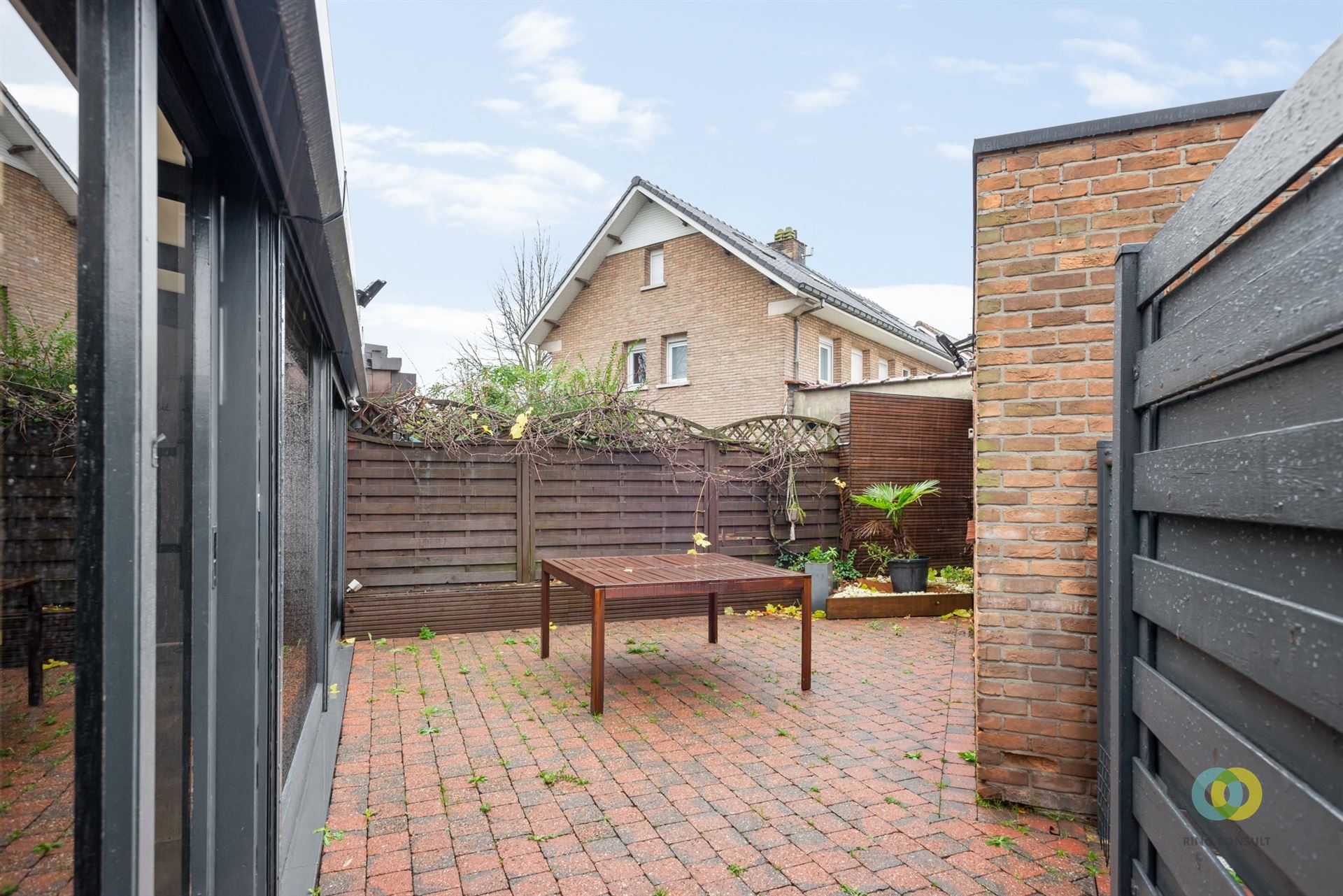 3-gevel woning met garage foto 7