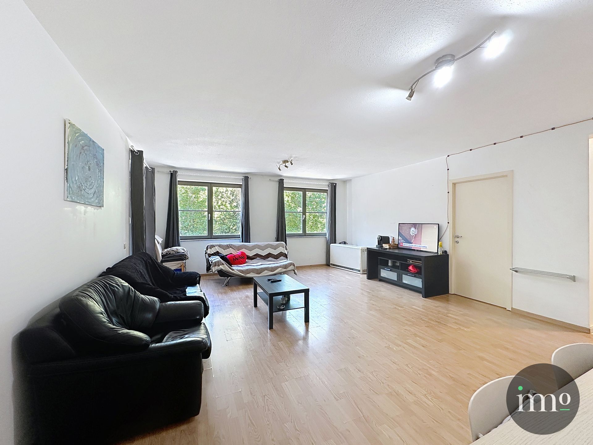 Ruim appartement met terras en 4 slaapkamers in Ukkel! foto 3