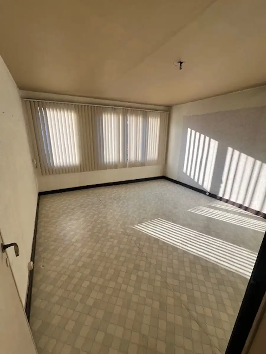 Projectgebouw (vroegere cinema met appartement en woning) foto 7