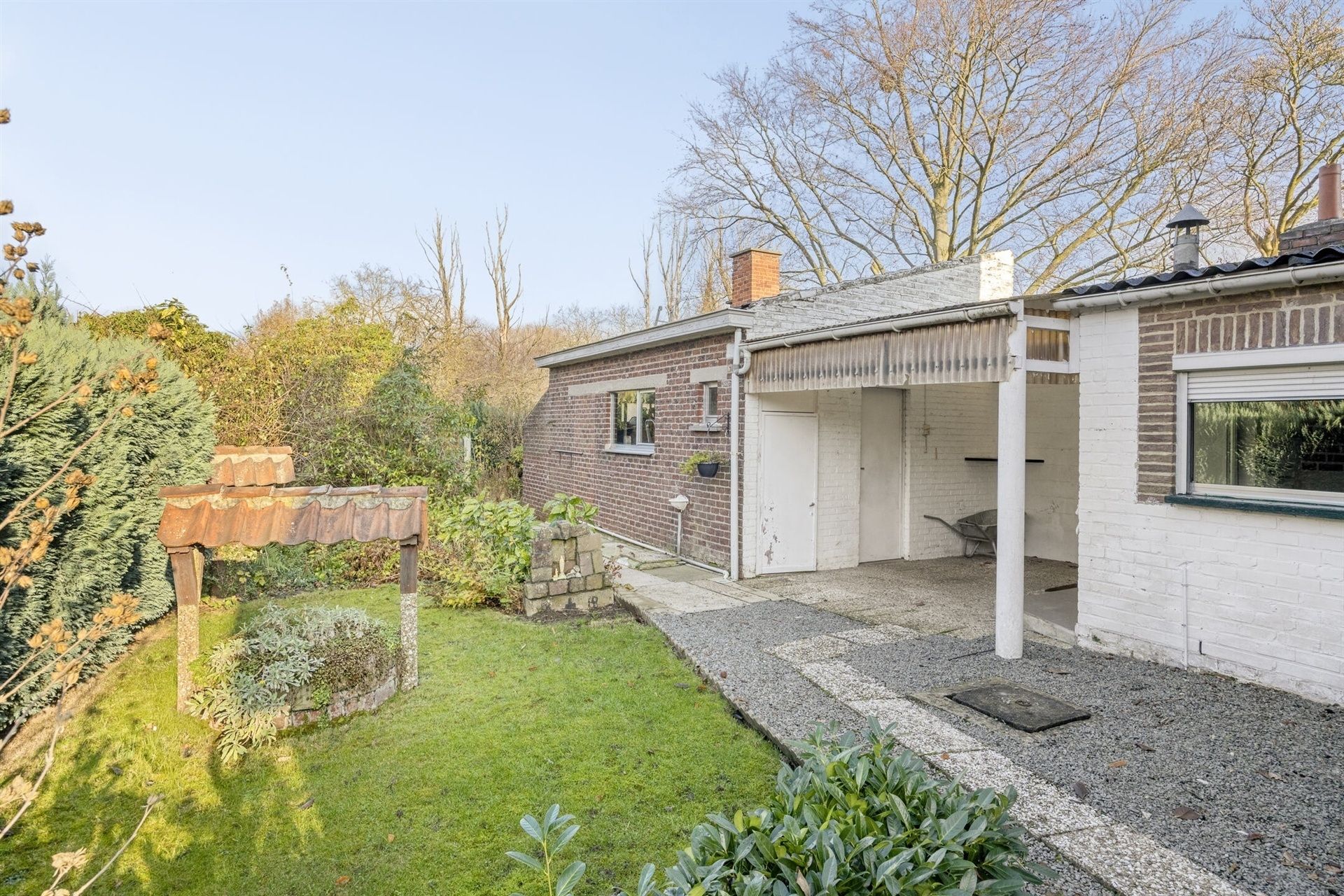 Woning op zeer goede ligging met potentieel foto 22