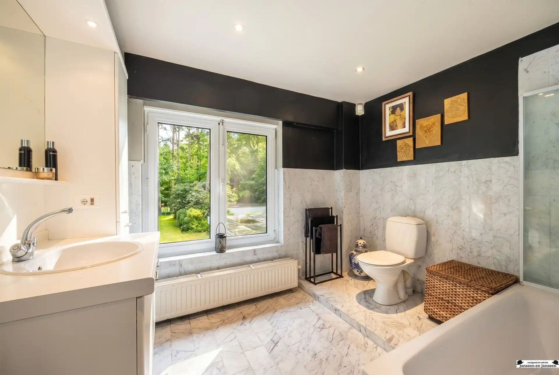 Exclusieve villa op royaal perceel van 3.000 m² grenzend aan uniek natuurdomein foto 21