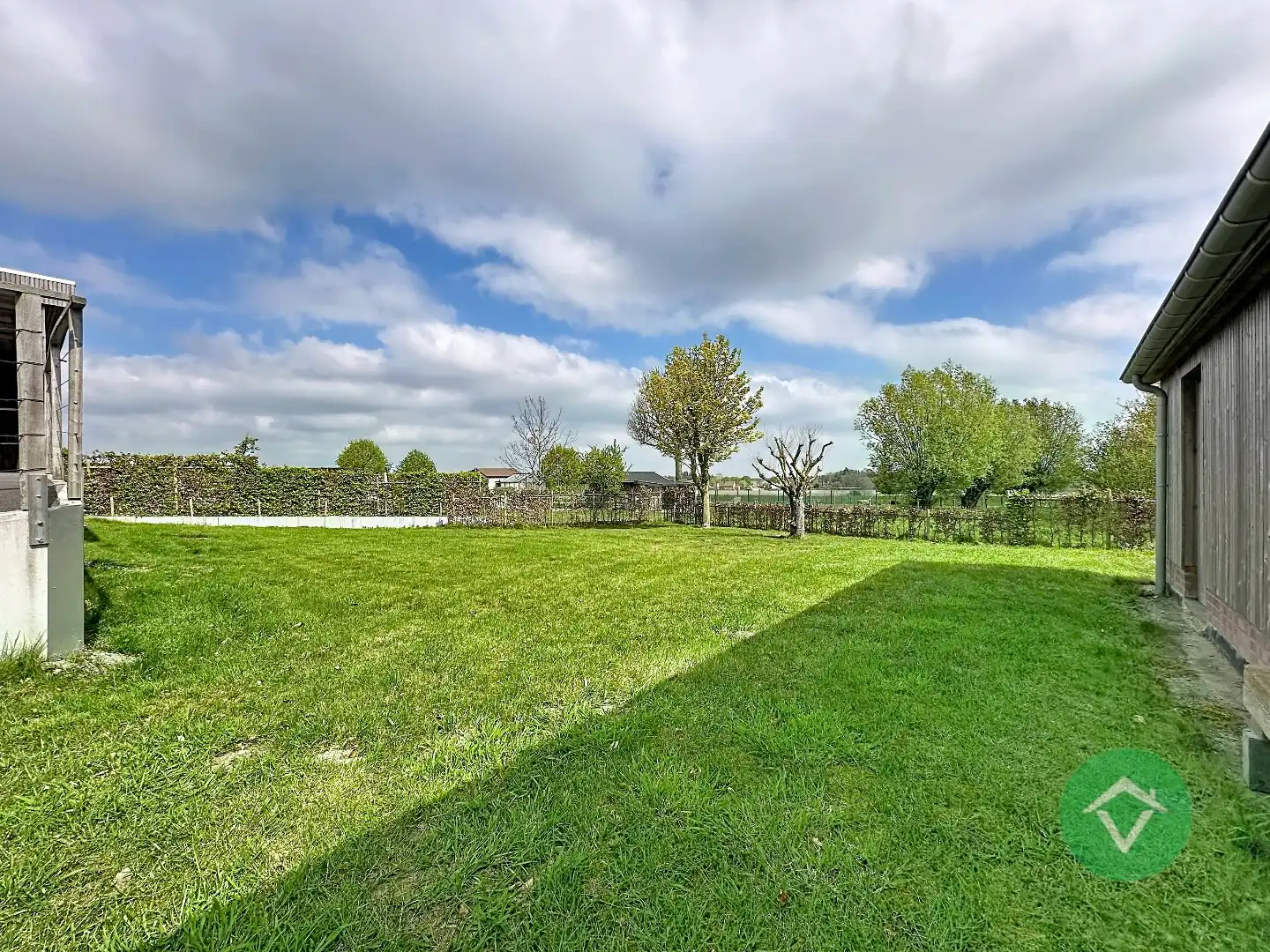 Statige bungalow op 1.811m² met landelijk zicht, drie slaapkamers en twee garages te Ichtegem foto 29