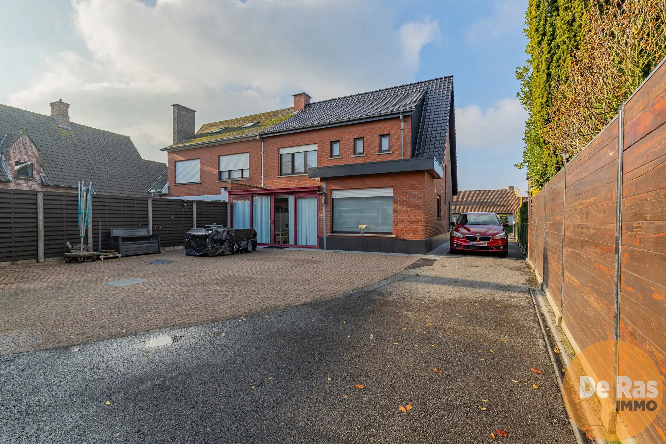 IZEGEM - Stevige HOB met ruime loods foto 14