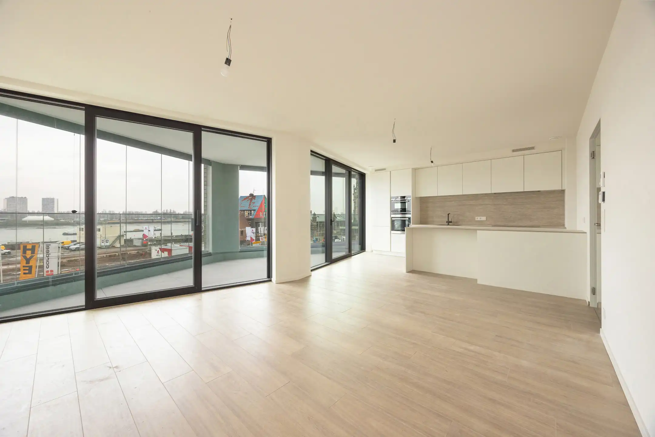 ANTWERPEN - Prestigieus woonproject  foto {{pictureIndex}}