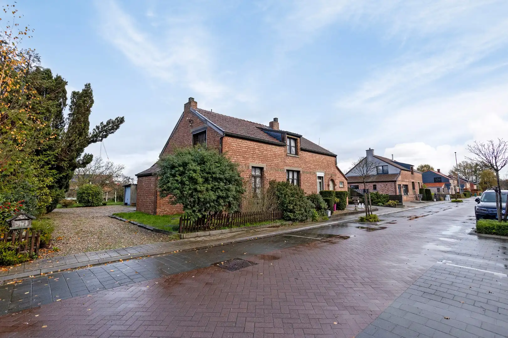 Hoofdfoto van de publicatie: Te renoveren halfopen woning met 3 slpks op 604 m² te St.-Jozef-Olen !