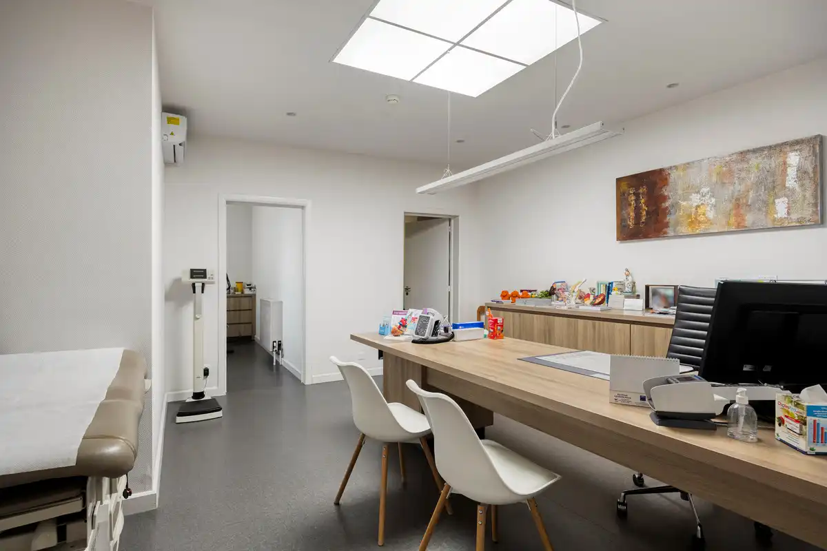 ROYALE WONING MET DOKTERSPRAKTIJK TE BILZEN HOESELT. foto 47