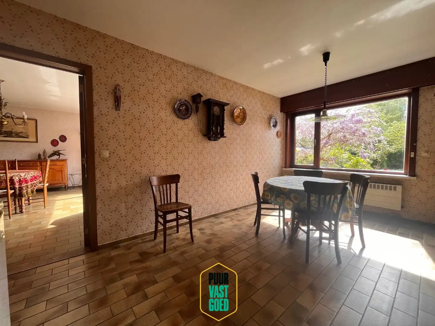 Bijzonder ruim halfopen huis op 5 are grond met toffe zonnige tuin + garage  foto 9