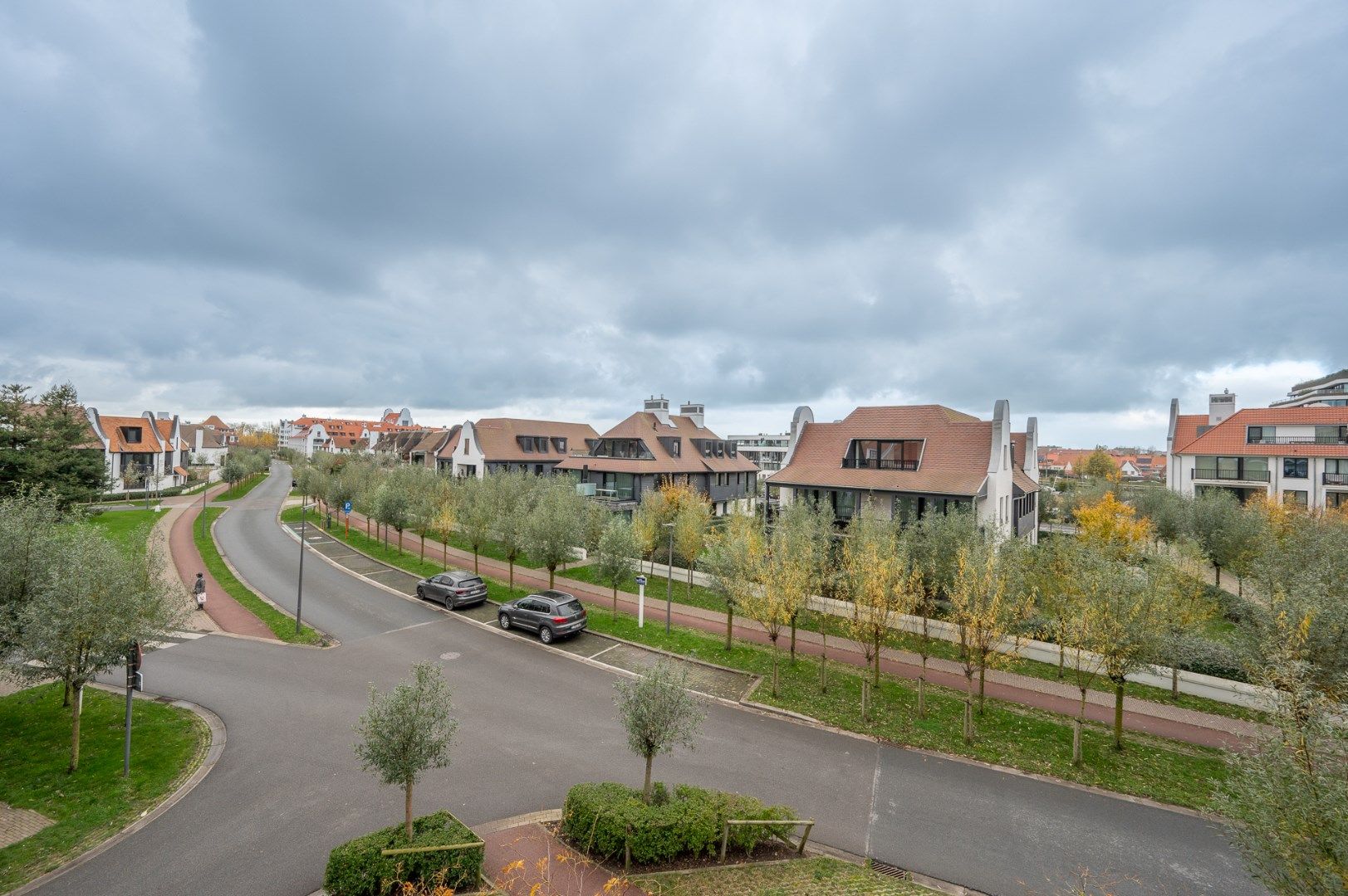 Modern en aangenaam gelegen 2-slaapkamer appartement met terras in vrij recente residentie op Duinenwater. foto 16