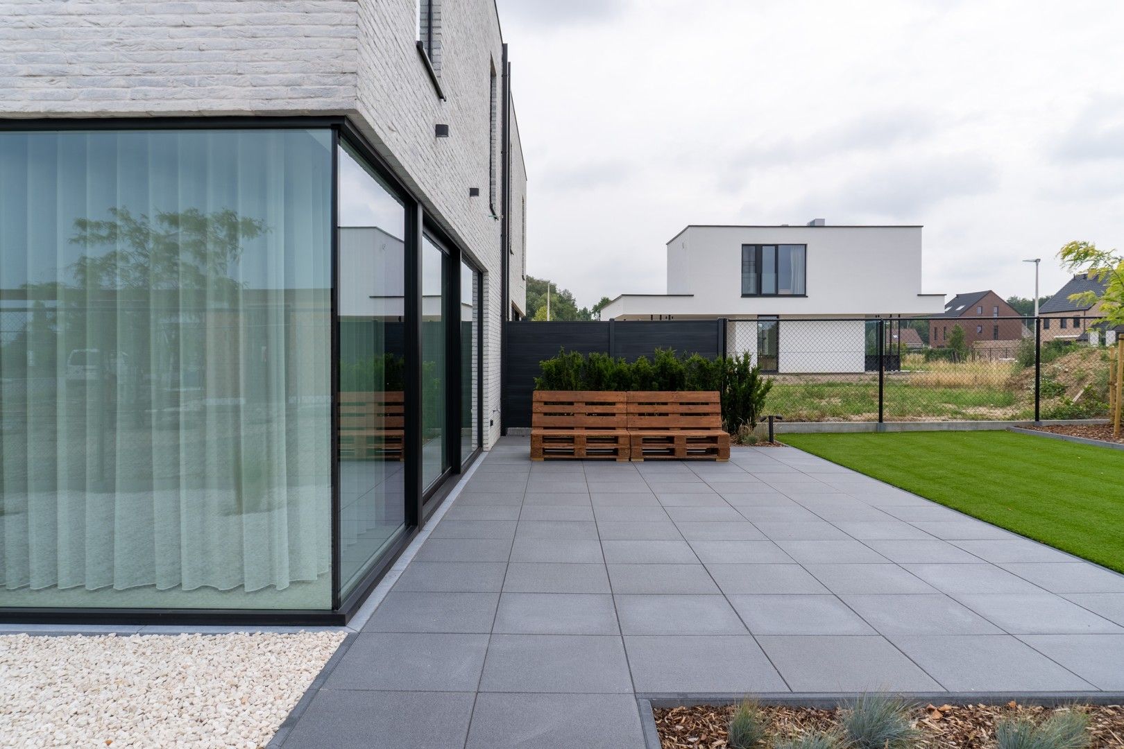 Halfopen nieuwbouwwoning gelegen te Diepenbeek foto 9