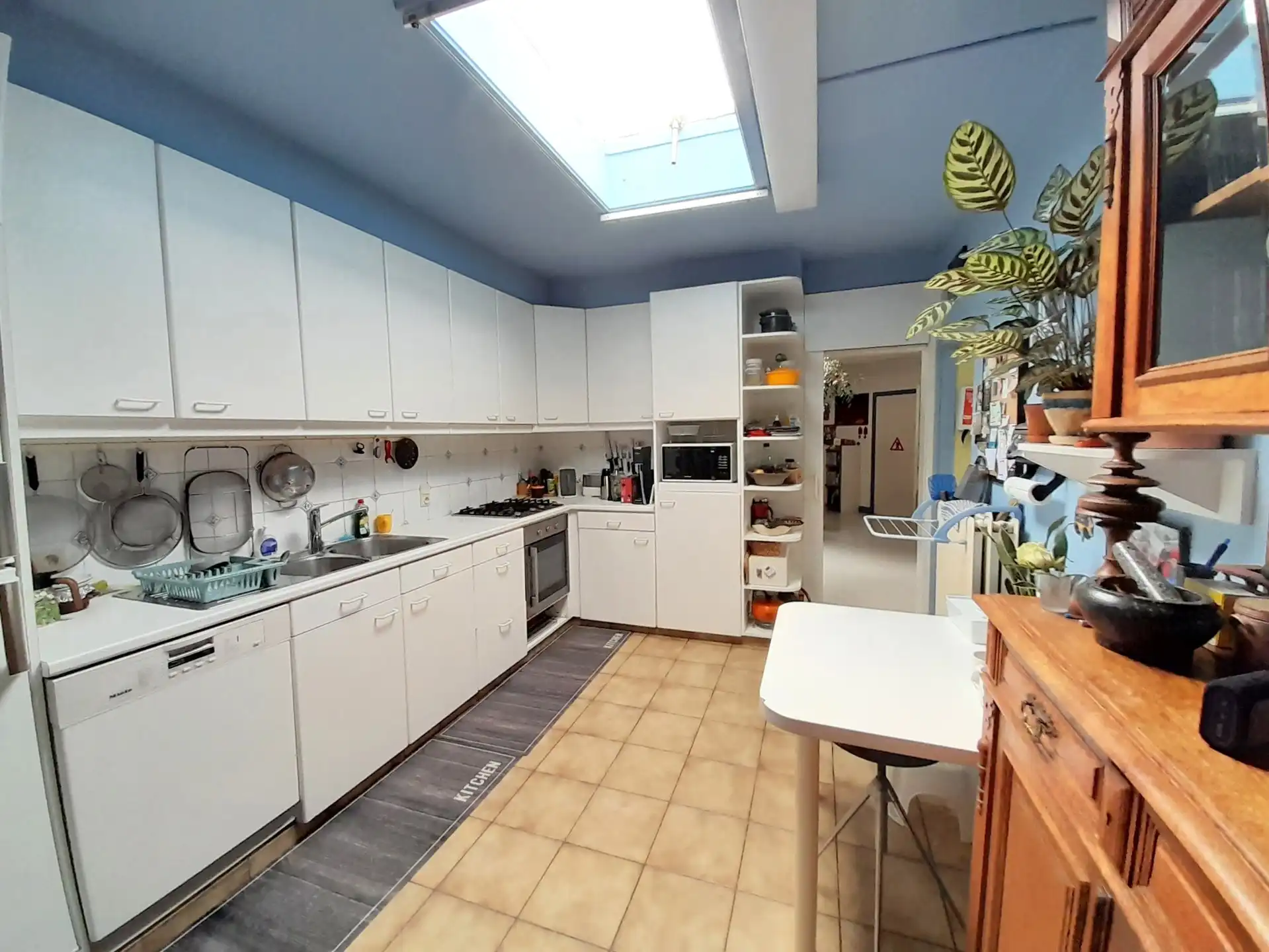 Handelspand met woonhuis en tuintje foto 10