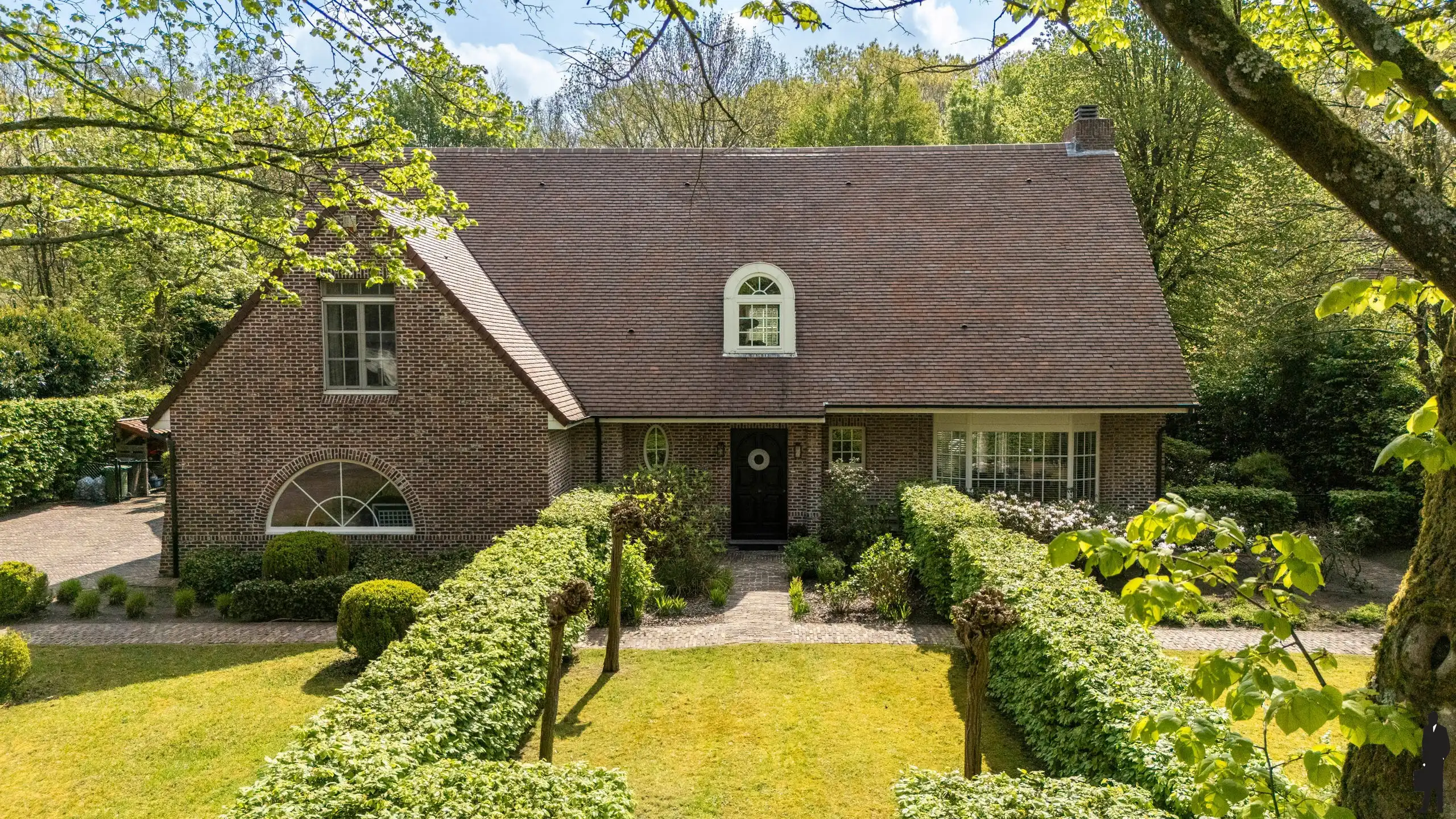 Exclusieve villa met zwembad in doodlopende straat foto 34