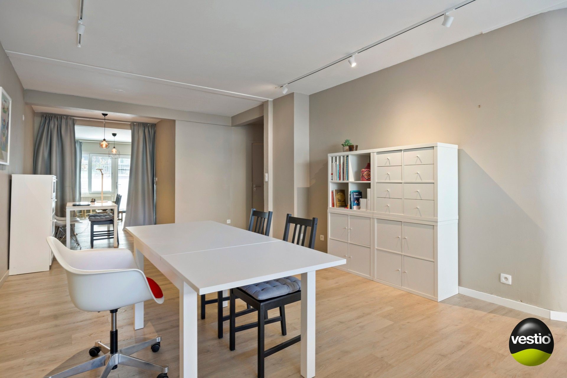 Leuke, gerenoveerde handelsruimte (ca. 80 m²) aan het Capucienenplein! foto 9